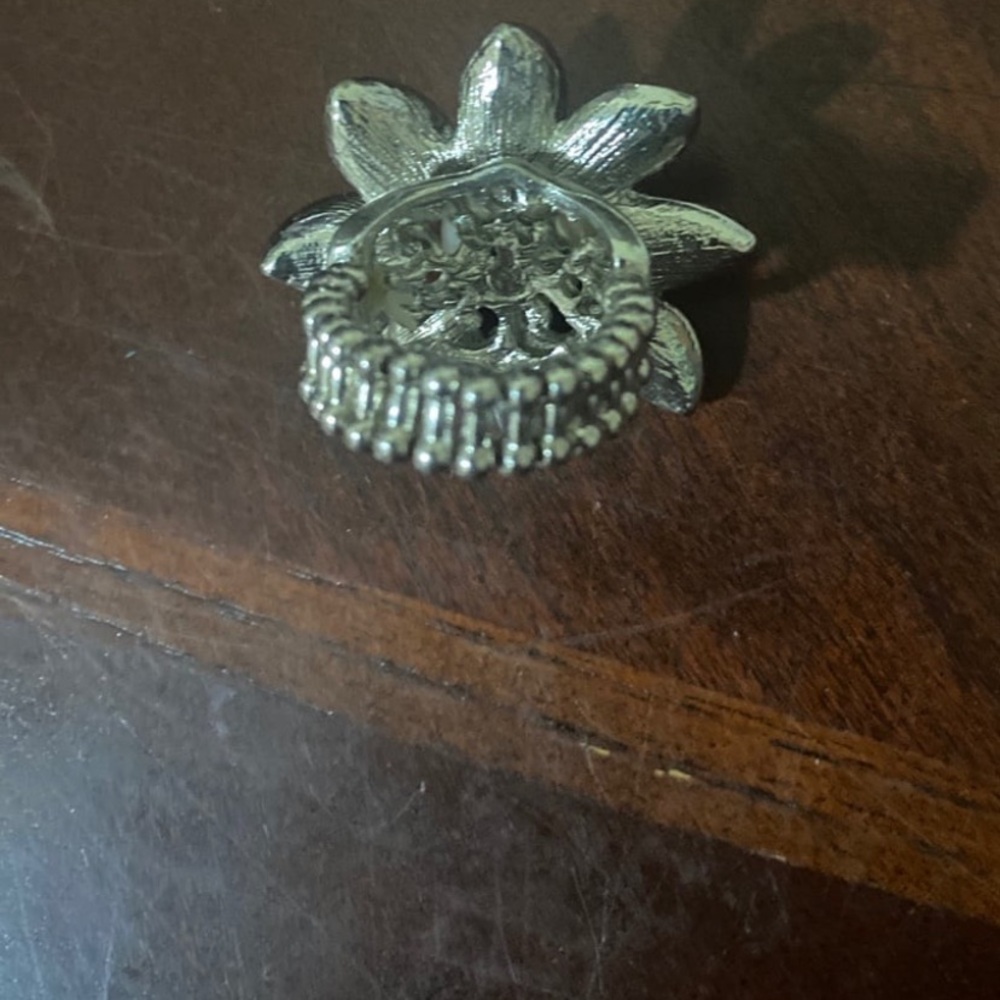 Flower ring - Picture 4 of 4